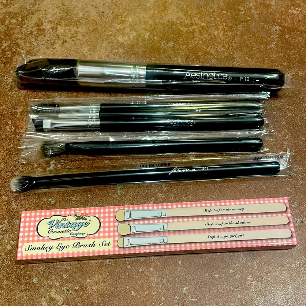 NIP makeup brush sets 9pc